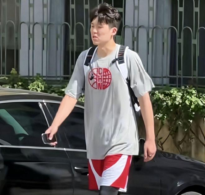 中国男篮近期表现波动_2026男篮热身赛直播_澳大利亚男篮实力对比