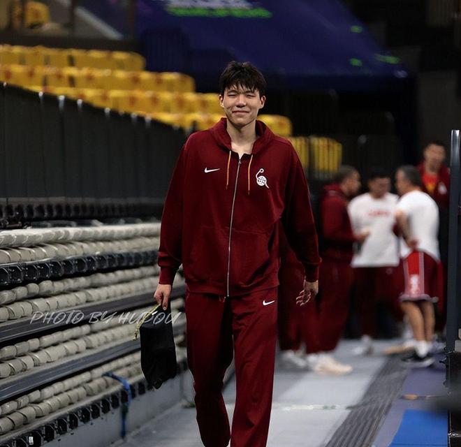 2026男篮热身赛直播_中国男篮近期表现波动_澳大利亚男篮实力对比