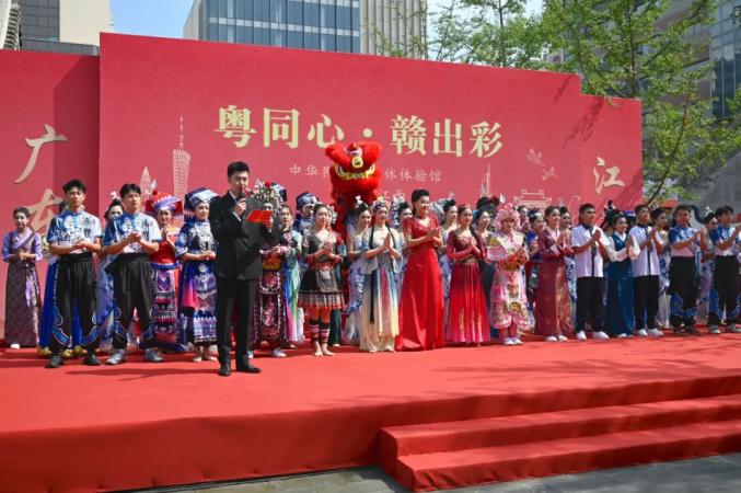 深刻领会习近平总书记讲话，推进中华民族共同体建设