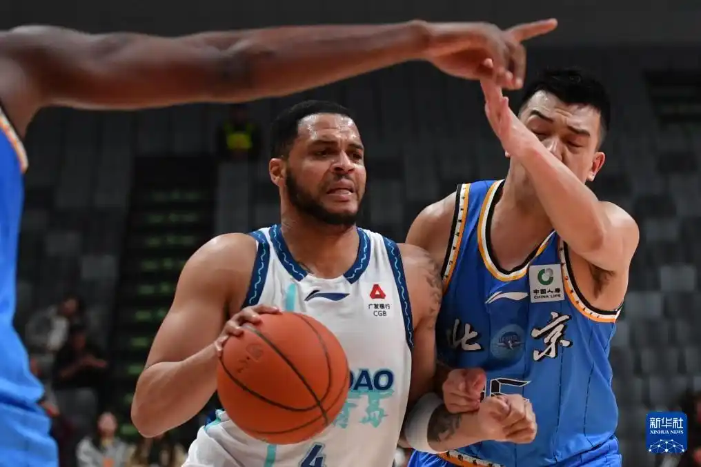 北京北汽队青岛崂山啤酒队比赛战报_青岛俱乐部杯大胜北京 米奇直面斯佩尔曼_青岛崂山啤酒队CBA俱乐部杯赛A组比赛