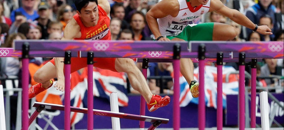 刘翔右腿伤痛分析_刘翔伦敦奥运会栏杆高度问题_刘翔受伤原因