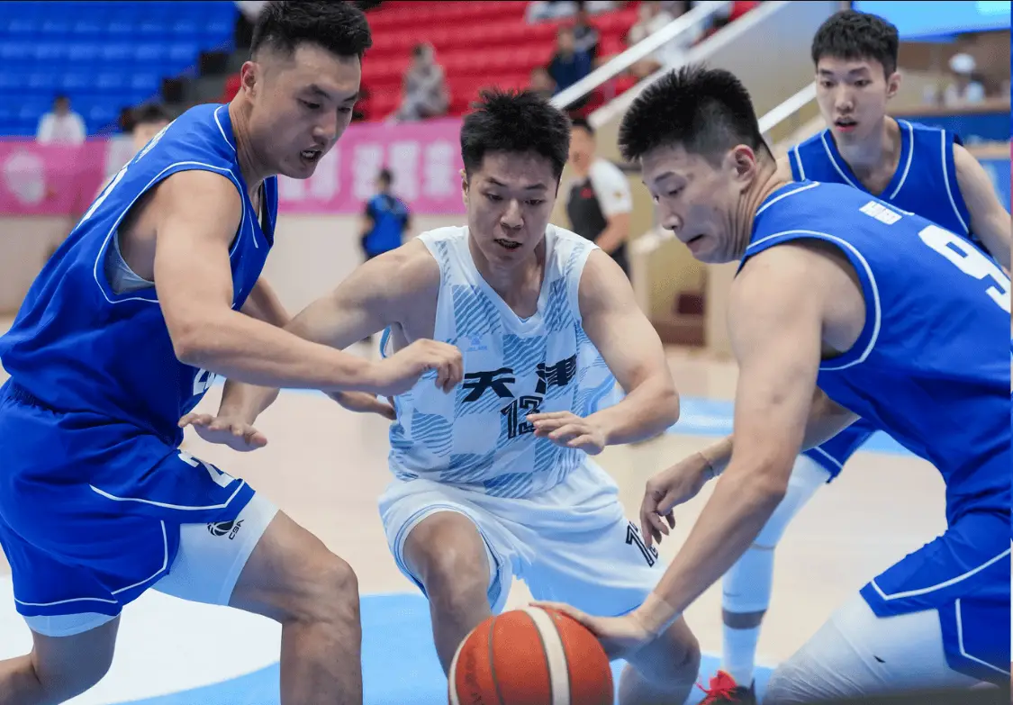 周琦胡明轩廖三宁入选情况_2025男篮国家队名单_中国男篮对阵韩国队首发名单