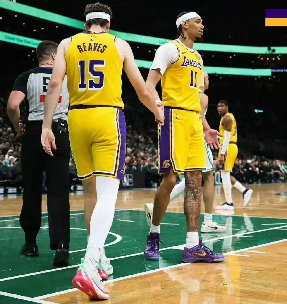 里夫斯36分难救主_NBA比赛湖人队对绿军_东詹全休战里夫斯36+8 湖人一节花惨败凯尔特人