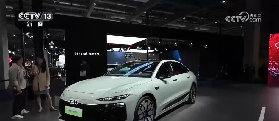 进博会汽车展区 智慧出行 长期投资_进博会上的“全勤生”