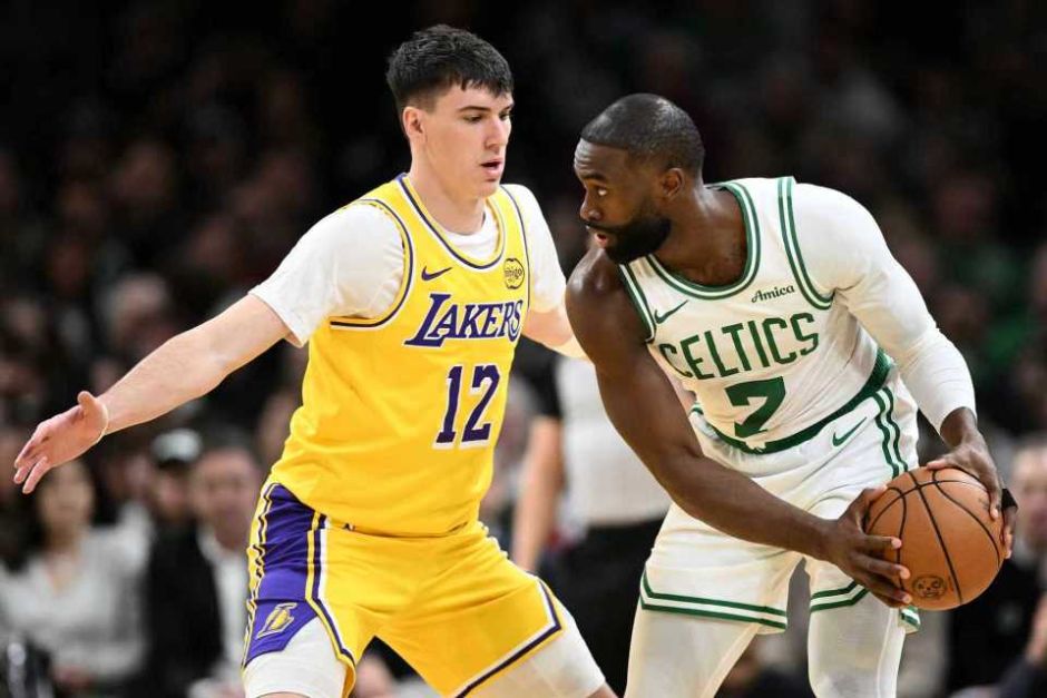 缺少詹姆斯与东契奇湖人战报_东詹全休战里夫斯36+8 湖人一节花惨败凯尔特人_NBA常规赛湖人客场对阵凯尔特人