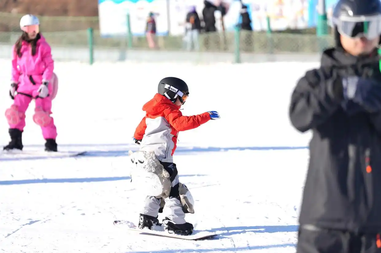 京津冀冰雪旅游推介会_密云快乐冰雪季2025-2026_全国冰雪季玩法大盘点