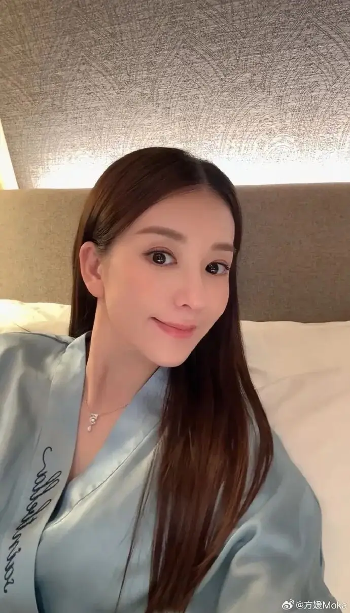 方媛晒月子中心照片透露三胎顺产，产后体重到92斤：吃回20几岁的体重，比较健康