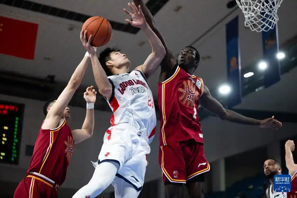 山西汾酒队CBA俱乐部杯赛2023_山西汾酒队对阵广州朗肽海本队比赛战报_俱乐部杯山西击败广州 张宁突破分球