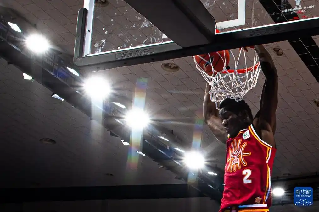 俱乐部杯山西击败广州 张宁突破分球_山西汾酒队CBA俱乐部杯赛2023_山西汾酒队对阵广州朗肽海本队比赛战报
