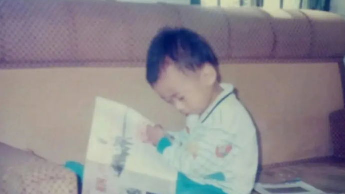 详细阅读:“1999年小朋友捐款140元给国家造航母”视频热传,当事人回应 “1999年小朋友捐款140元给国家造航母”视频热传,当事人回应