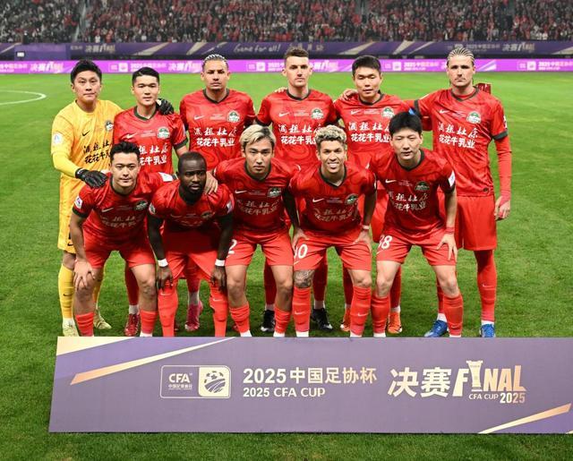 河南队足协杯决赛表现_河南建业足球学校学费_河南建业足球俱乐部历史