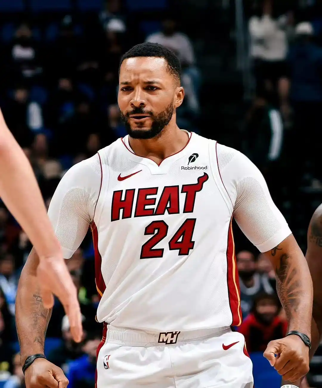 nba杯淘汰赛 热火 vs 魔术_NBA杯四分之一决赛 魔术VS热火 贝恩37分逆转