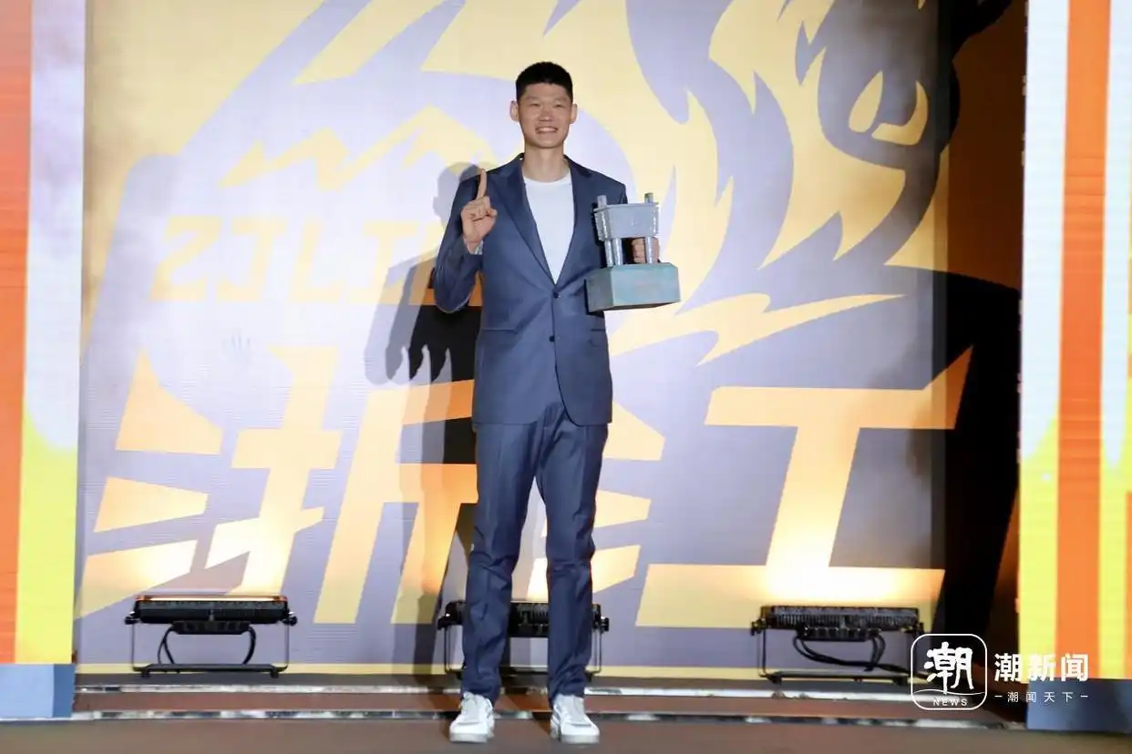 浙江广厦篮球俱乐部出征仪式_志在卫冕！浙江广厦举行cba新赛季出征仪式_浙江广厦男篮新赛季阵容