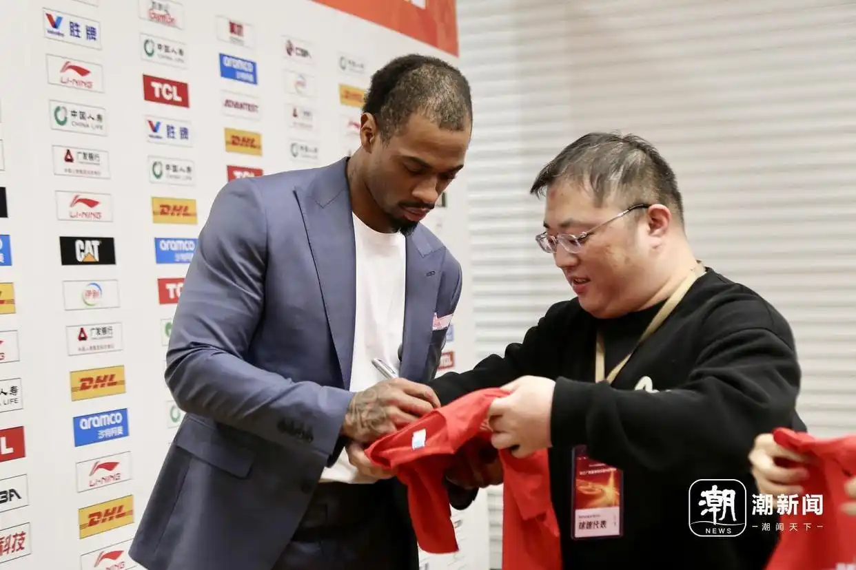 浙江广厦男篮新赛季阵容_志在卫冕！浙江广厦举行cba新赛季出征仪式_浙江广厦篮球俱乐部出征仪式