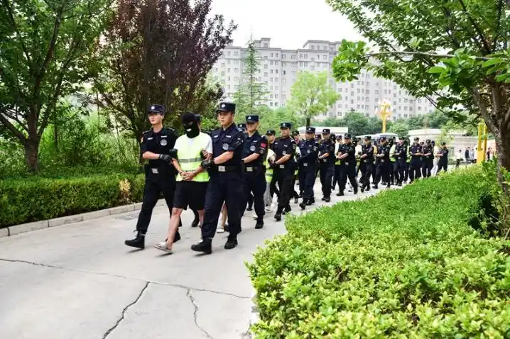 甘肃平凉侦破特大侵犯公民个人信息案，抓获25名嫌疑人