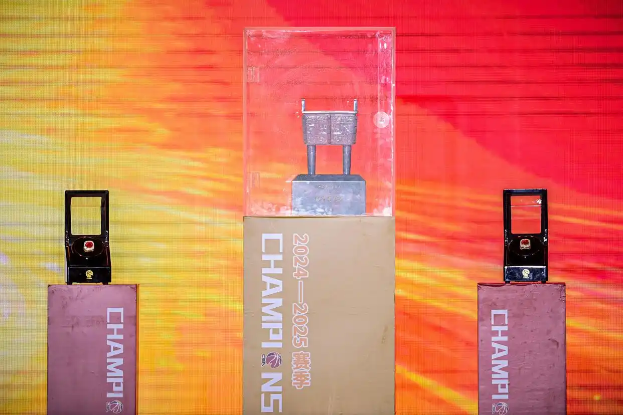 浙江广厦CBA卫冕出征仪式_胡金秋孙铭徽朱俊龙赵岩昊赵嘉仁巴里布朗_志在卫冕！浙江广厦举行cba新赛季出征仪式