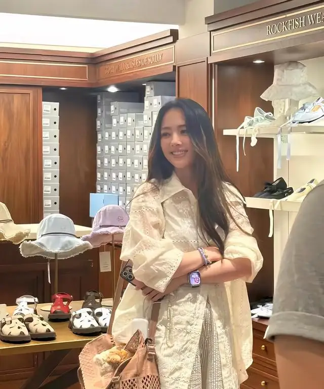 郭碧婷台北露面状态大好_郭碧婷坦言向太给了很多钱_郭碧婷父亲病情好转