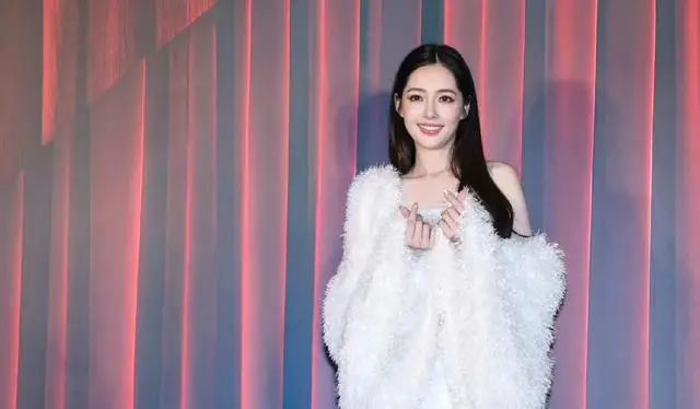 郭碧婷坦言向太给了很多钱_郭碧婷台北露面状态大好_郭碧婷父亲病情好转