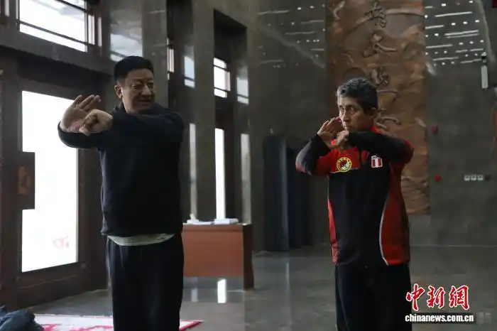 学习八极拳的习武心得_八极拳国际培训中心交流_秘鲁武术协会主席孟村八极拳学习