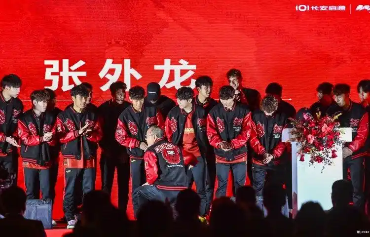 重庆铜梁龙足球俱乐部两江游轮庆典活动_重庆铜梁龙足球俱乐部中超重庆回来了庆典_重庆铜梁龙“中超·重庆回来了”冲超庆典圆满举行