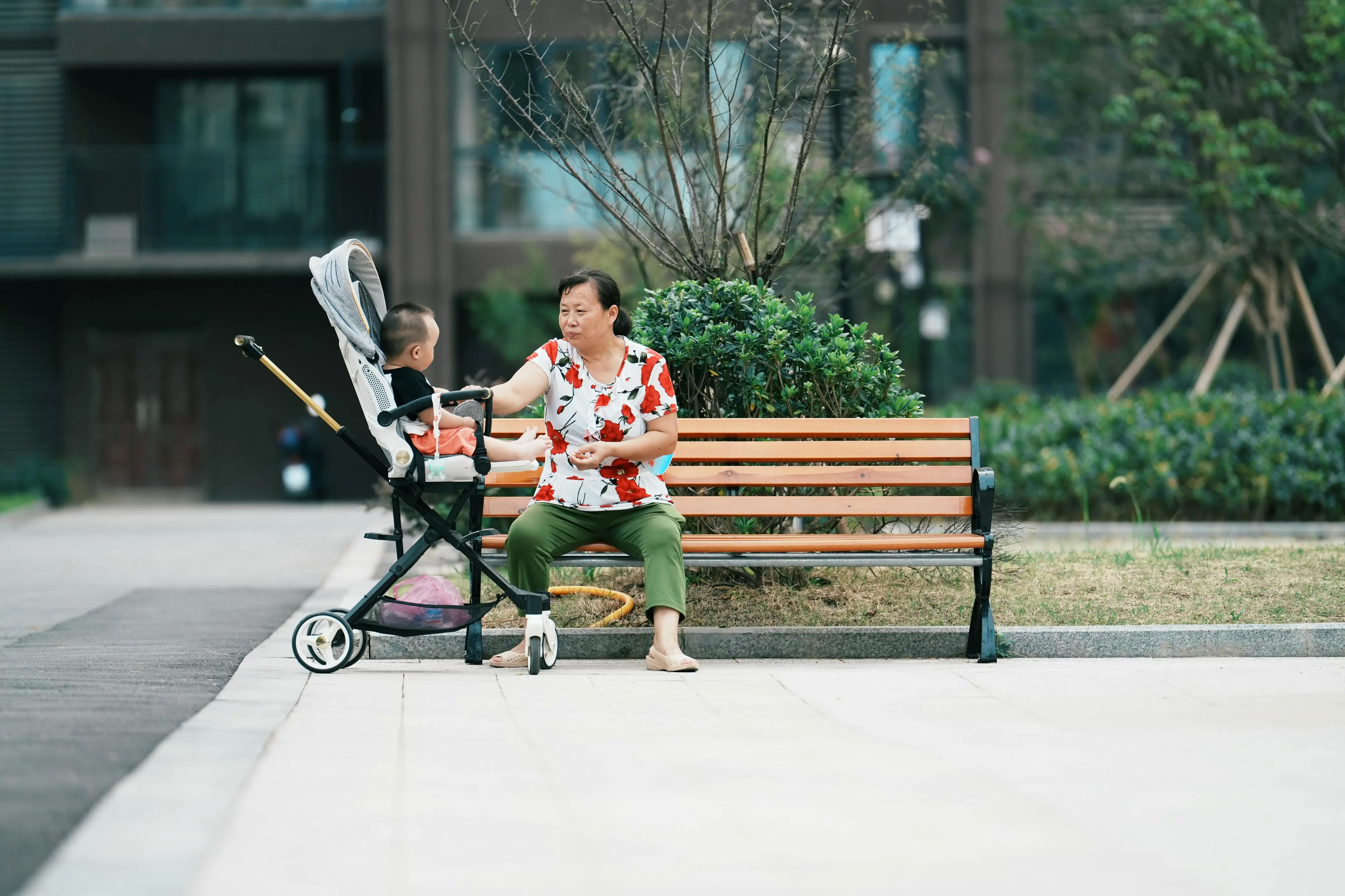 向太直播回应李连杰状态回春_李连杰状态回春_向太陈岚辟谣李连杰换心脏