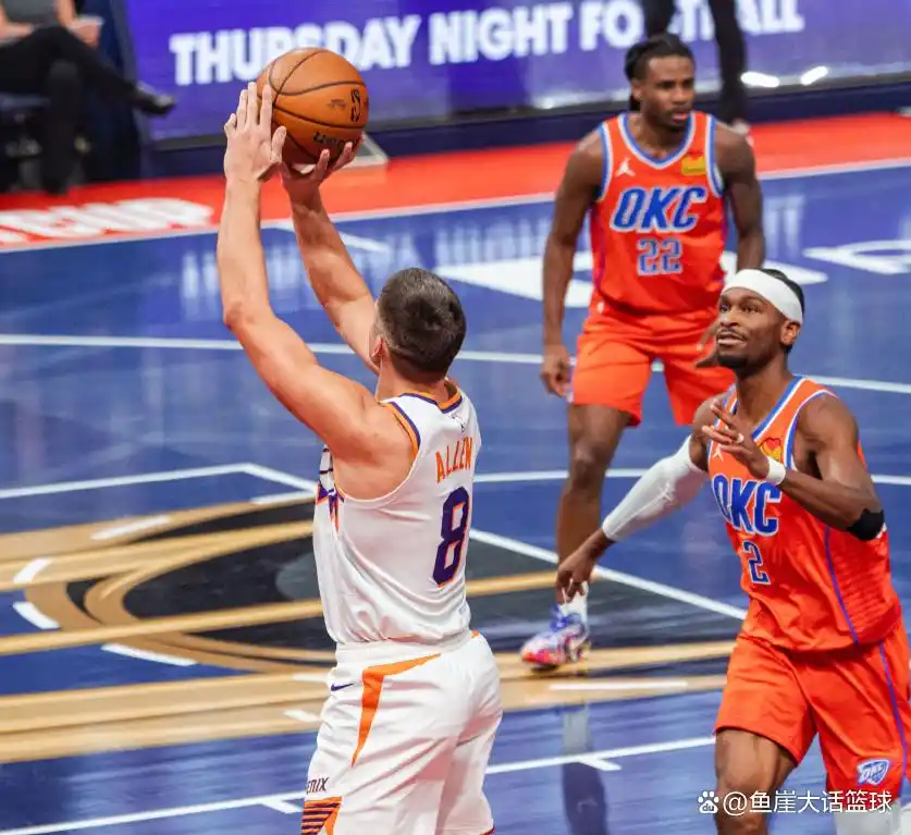 亚历山大28+8 雷霆49分大胜太阳进nba杯西决_NBA雷霆对阵太阳比赛结果_雷霆15连胜西部第一