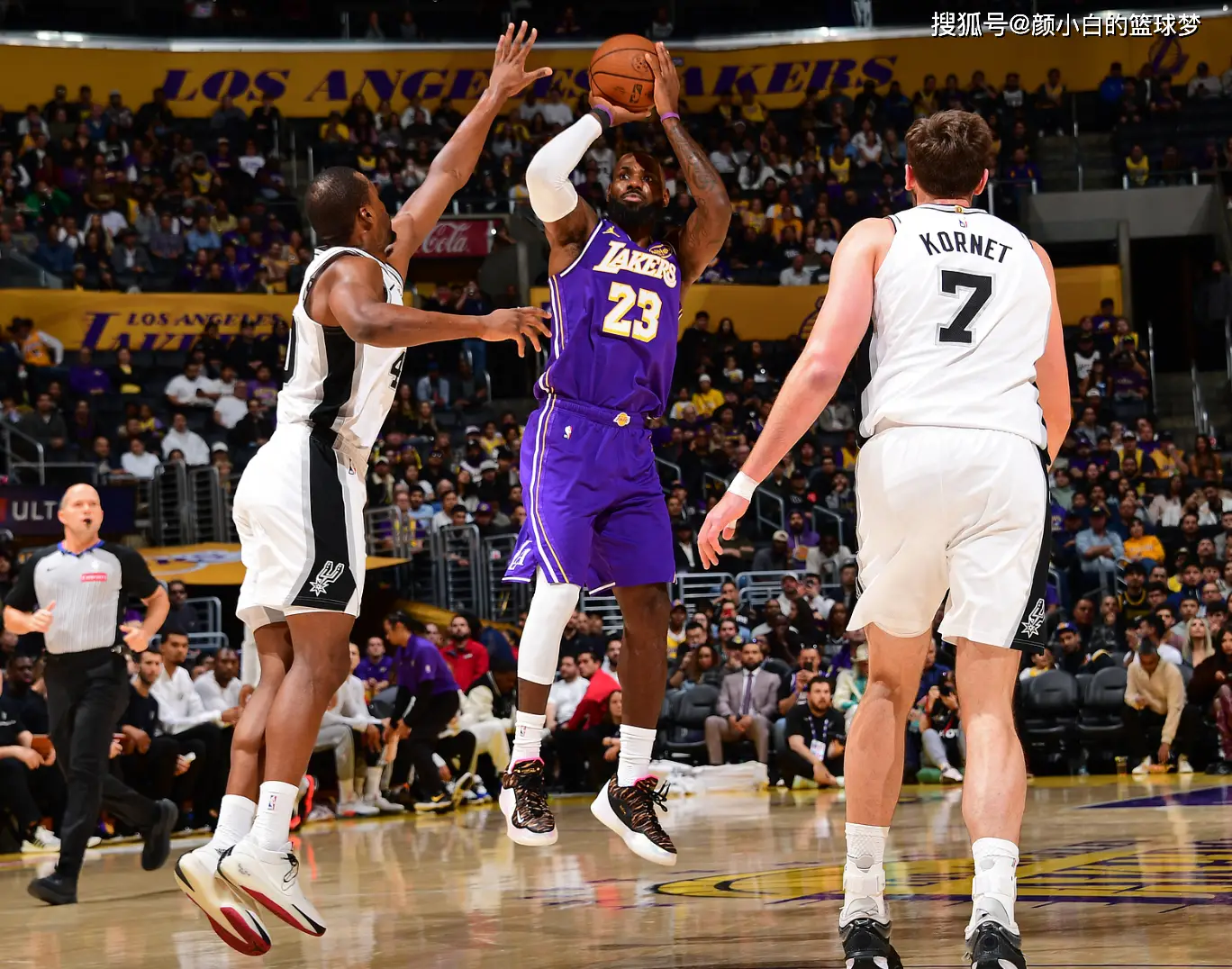 nba勒布朗詹姆斯十佳球_勒布朗詹姆斯NBA杯1/4决赛惨败马刺_湖人队41岁巨星表现亮眼