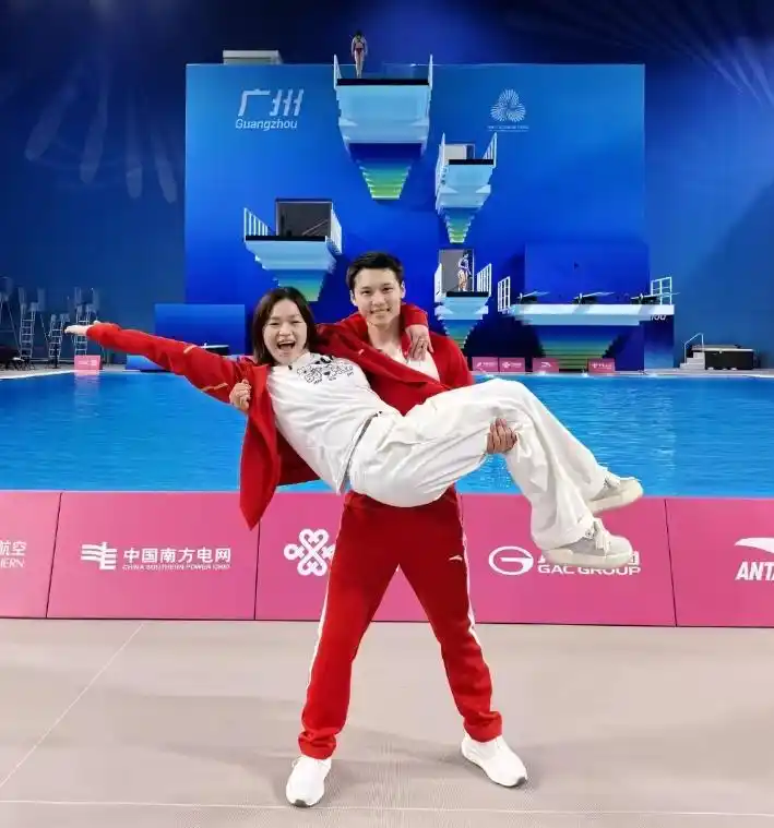 全红婵首次个人直播_全红婵直播收入全部捐给乡村儿童_全红婵全运会直播收入捐赠