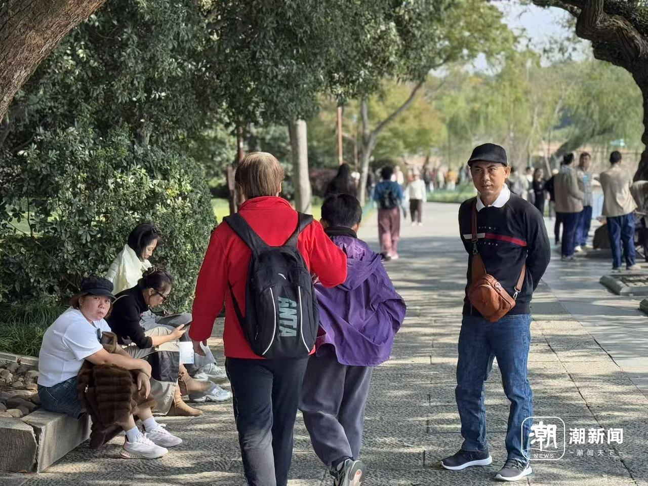 多地放秋假 景区“长满”小朋友_浙江中小学春秋假制度_杭州西湖秋假旅游