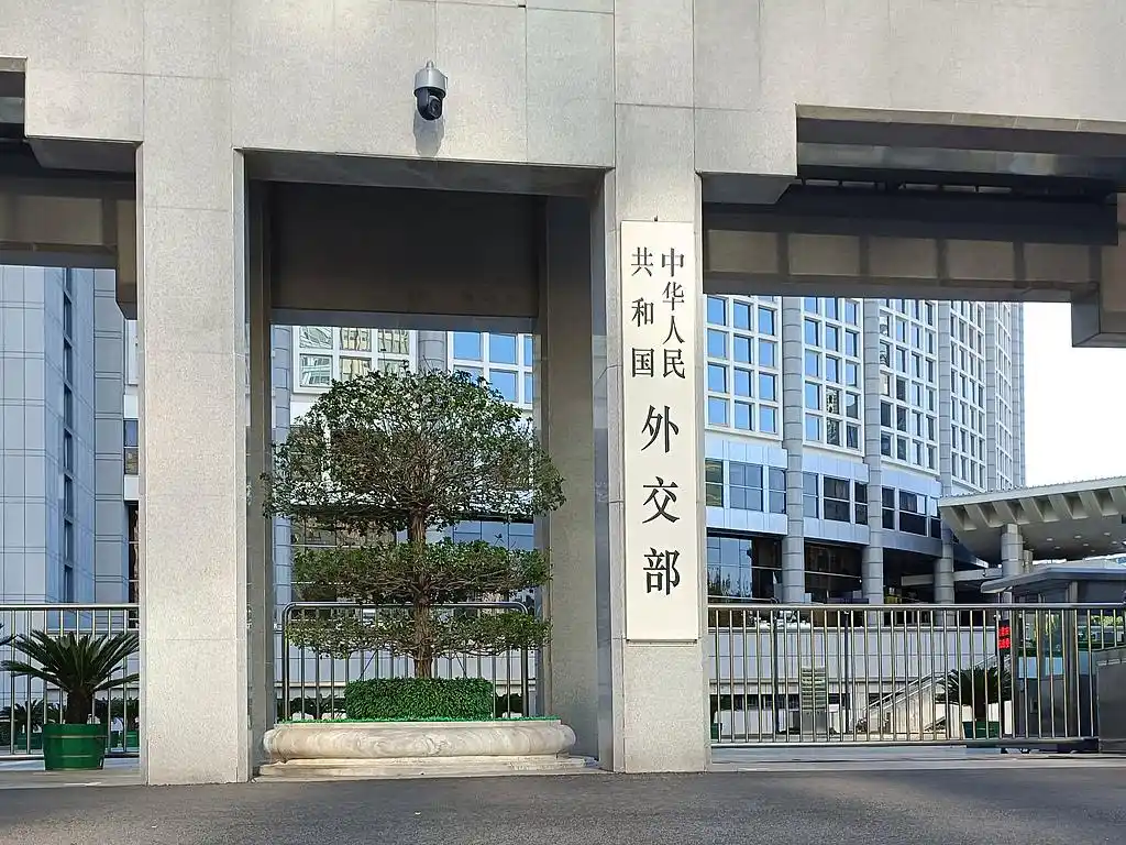 外交部提醒中国公民近期避免去日本_日本领导人涉台言论风险_在日中国公民安全风险