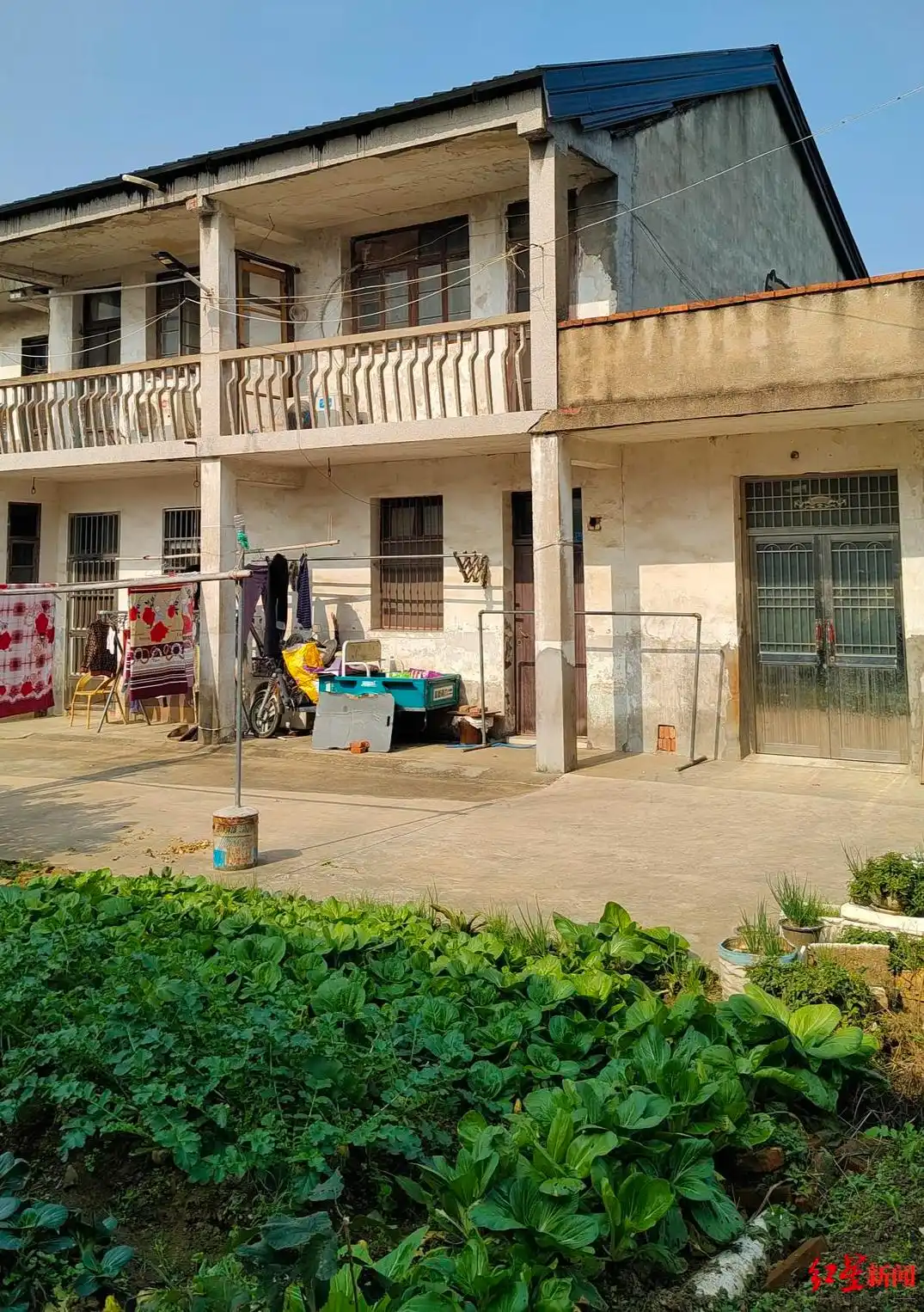 男子打92岁痴呆母亲被刑拘 邻居发声_杨某中殴打母亲监控视频_江苏常州男子殴打92岁母亲事件