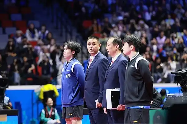 全运会乒乓球男单半决赛 樊振东 王楚钦交手记录_神仙打架！全运会-卫冕冠军樊振东4-2世界第一王楚钦进决赛