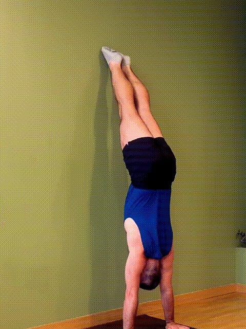 几分钟倒立年轻10岁_经常倒立有什么好处_倒立提升记忆力专注力