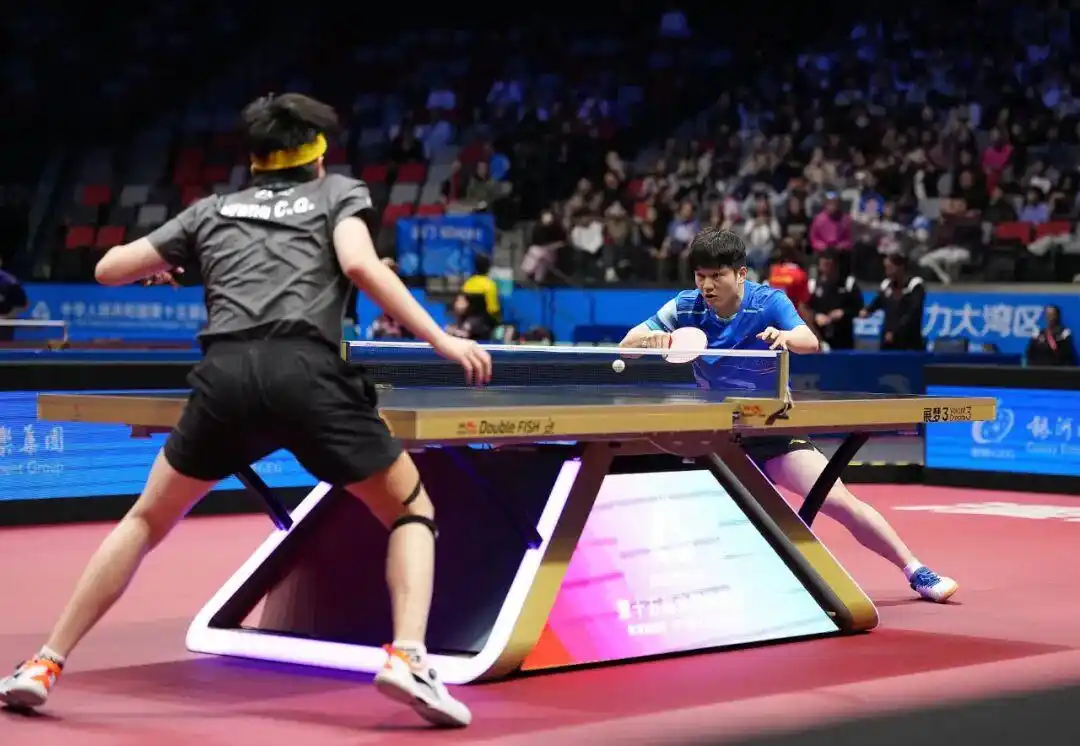 2025全运会乒乓球比赛_樊振东王楚钦打扁比赛用球_樊振东vs王楚钦