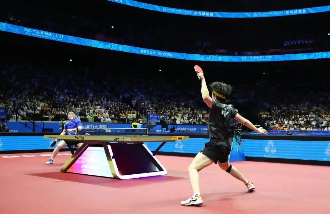 2025全运会乒乓球比赛_樊振东vs王楚钦_樊振东王楚钦打扁比赛用球