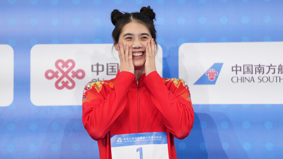 张雨霏 全运会 50米蝶泳_组图：张雨霏50米蝶泳夺金 颁奖典礼再现哪吒造型