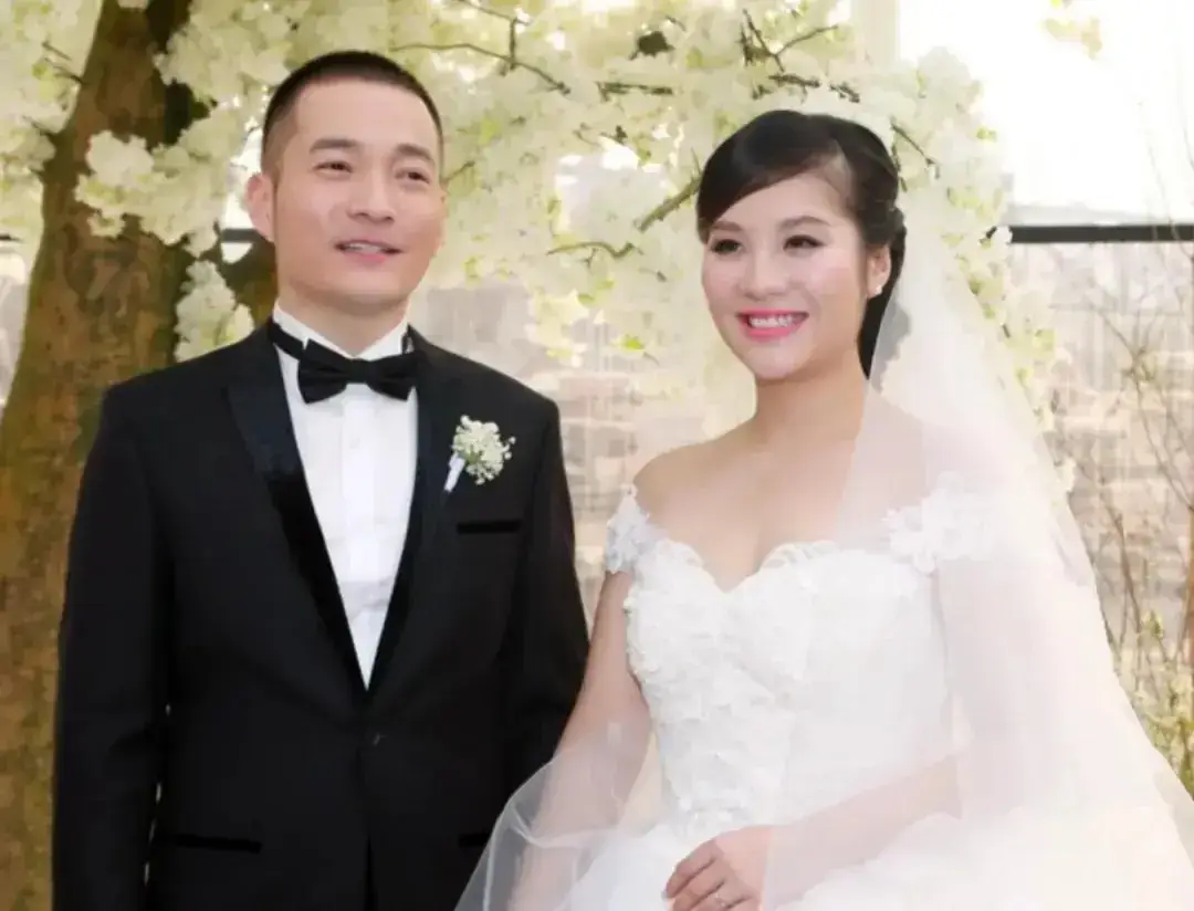 喻恩泰回应婚变_喻恩泰婚变内幕_卓伟爆料喻恩泰财产转移