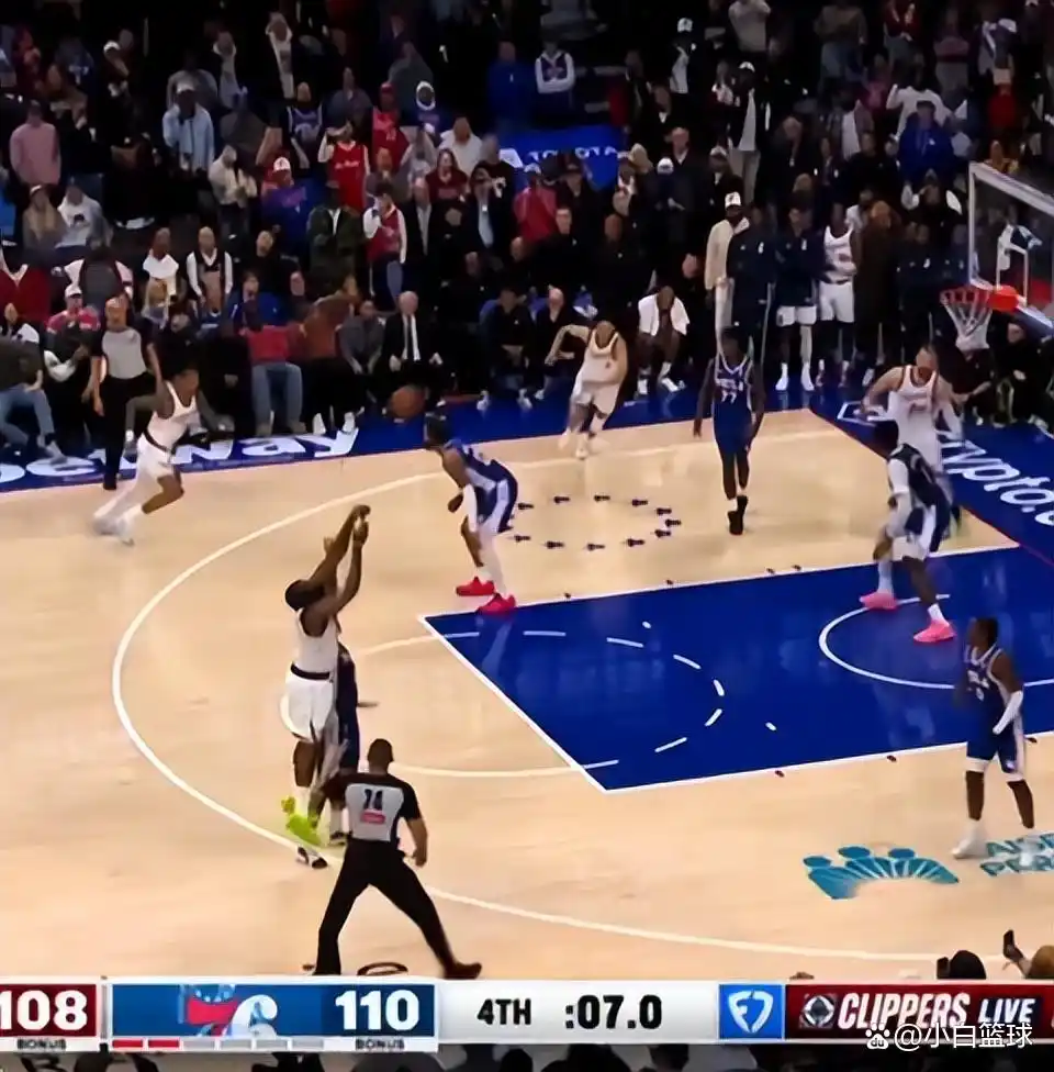 破防!哈登追着裁判讨要说法,里程碑之夜被黑掉绝杀,谁能受得了_费城媒体嘲讽哈登_哈登28000分里程碑