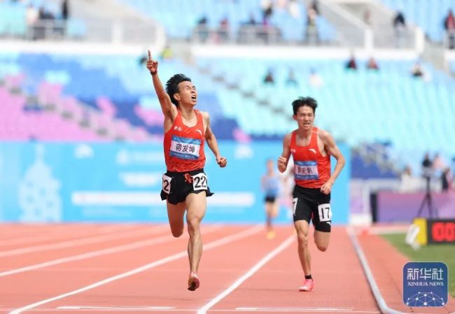 全运男子万米金牌被取消：队友助跑