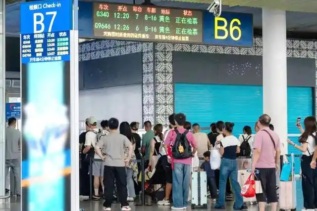 17趟列车同时检票!全国最忙高铁站上演名场面