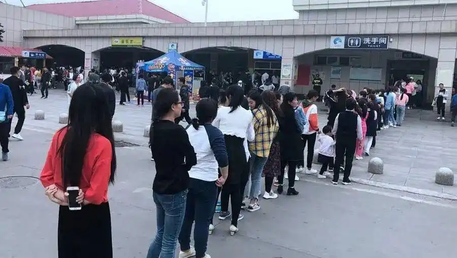 “潮汐厕所”解决景区如厕难,其背后的决策思路更值得推广