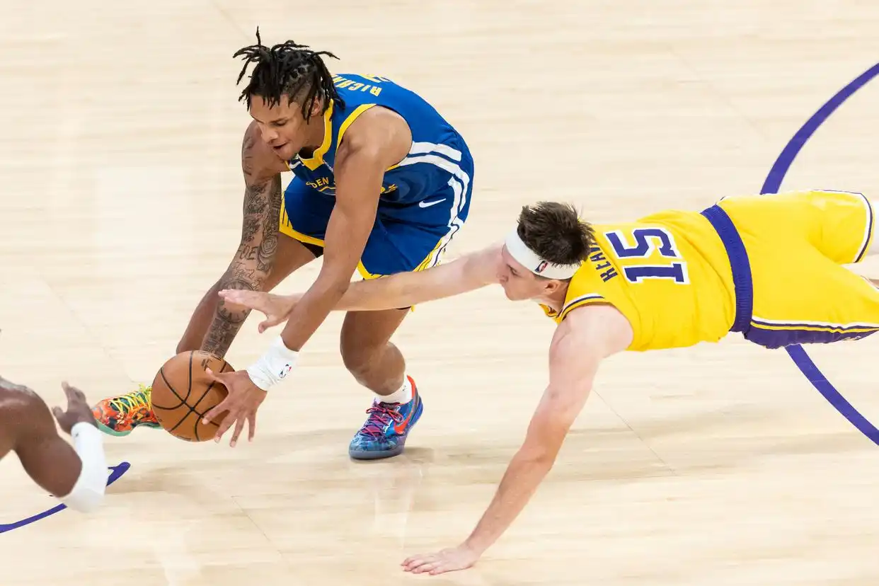 (体育)篮球——NBA常规赛:勇士胜湖人
