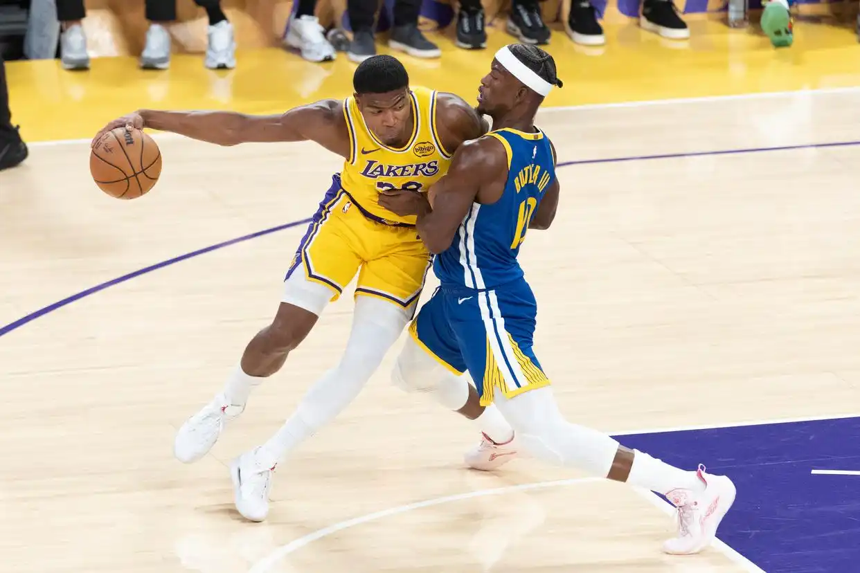 (体育)篮球——NBA常规赛:勇士胜湖人