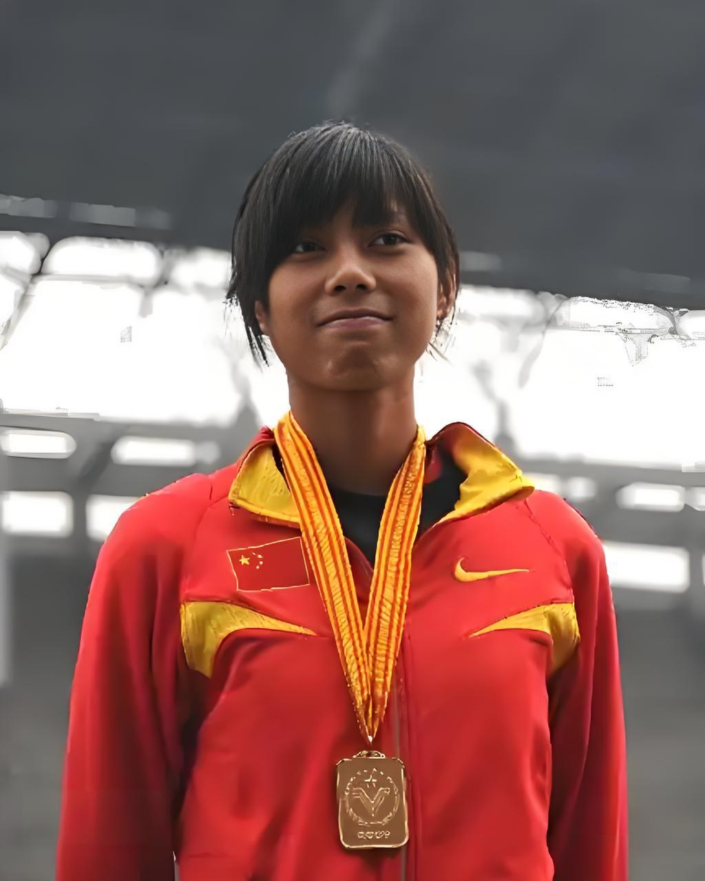 郑凤荣女子跳高世界纪录_中国女子跳高历史_跳高 奥运 照片