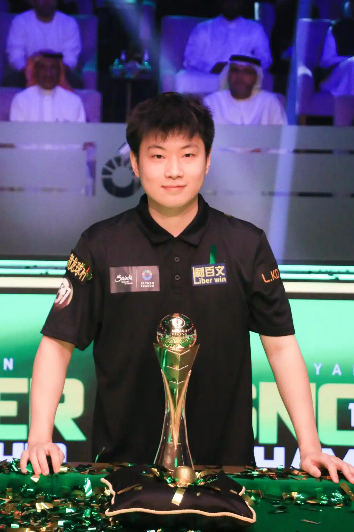 赵心童击败尼尔罗伯逊斯诺克决赛_赵心童夺利雅得锦标赛冠军_中国选手赵心童利雅得斯诺克锦标赛冠军