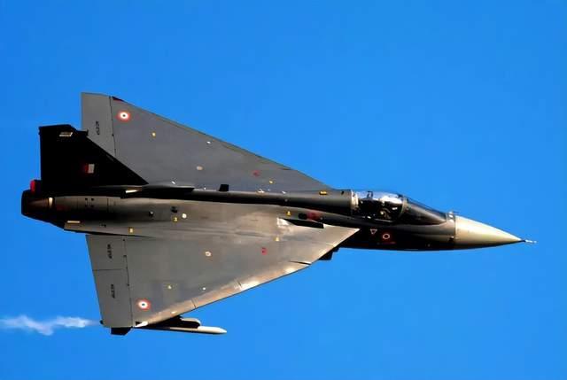 大V:印度光辉战机先天设计埋大雷 漏水成笑柄