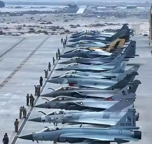 印度光辉战机航展坠机暴露哪些问题 技术与后勤短板凸显