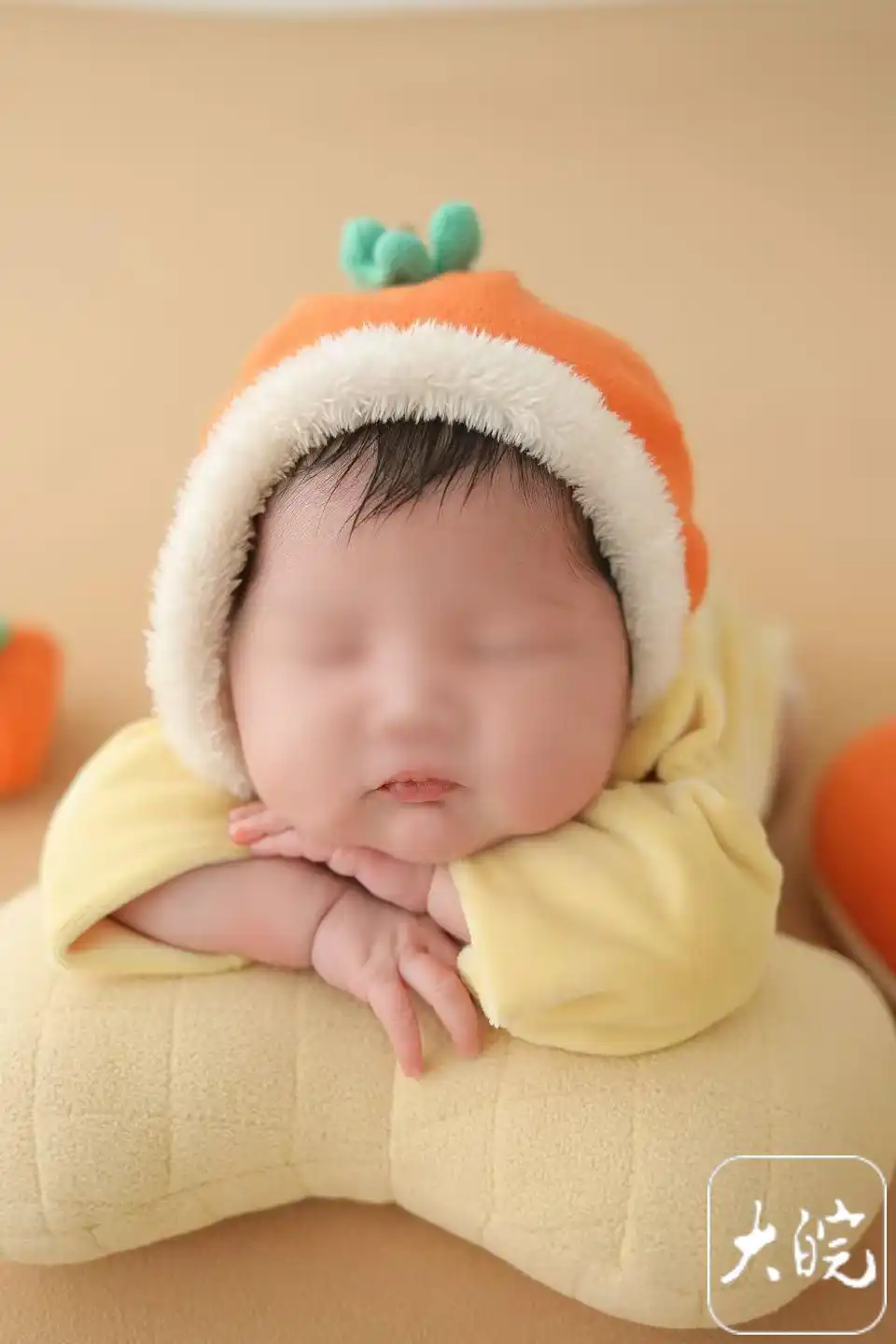 女婴疑因月嫂失误呛奶窒息身亡_23天婴儿呛奶窒息身亡_月嫂失职指控调查