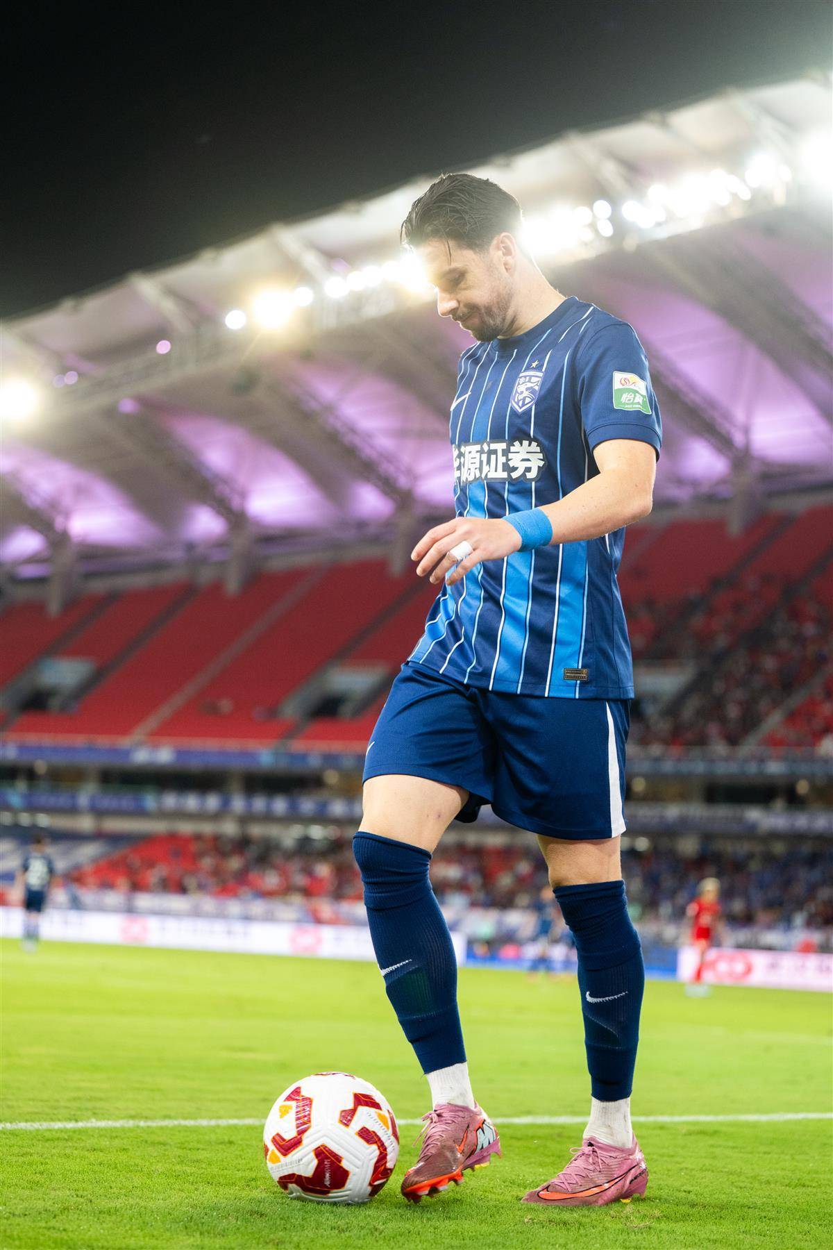 1比2负于深圳!武汉三镇保级主动权旁落