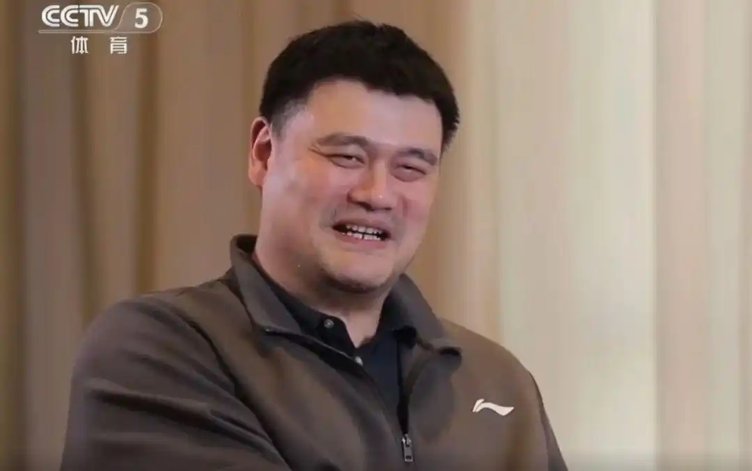 姚明谈近期状态“吃饭、睡觉、打魔兽”,否认过去的自己很累,回应关注身体、积极训练减重:我以前也这样 姚明谈近期状态“吃饭、睡觉、打魔兽”,否认过去的自己很累,回应关注身体、积极训练减重:我以前也这样